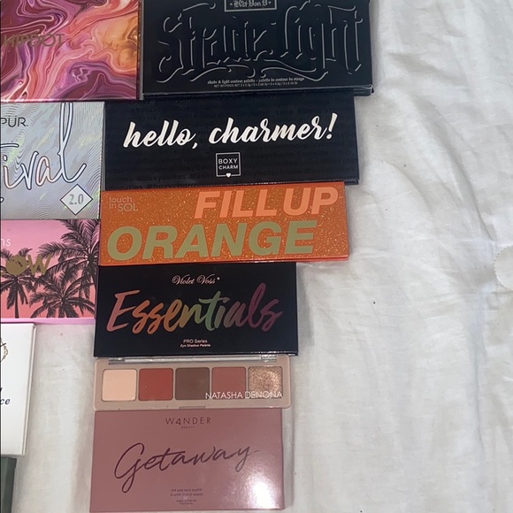 MAKE-UP PALETTE BUNDLE - Picture 3 of 4
